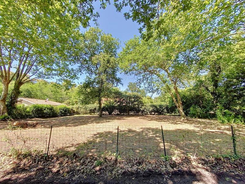 Terrain constructible - 1 041 m²