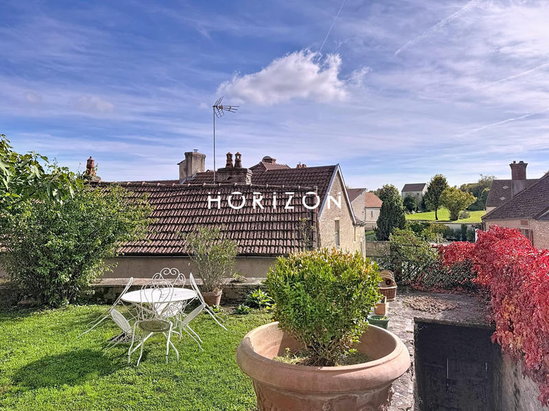 Maison ancienne - 266 m² - 10 pièces