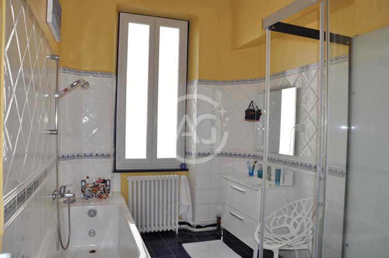 Maison - 336 m² - 10 pièces