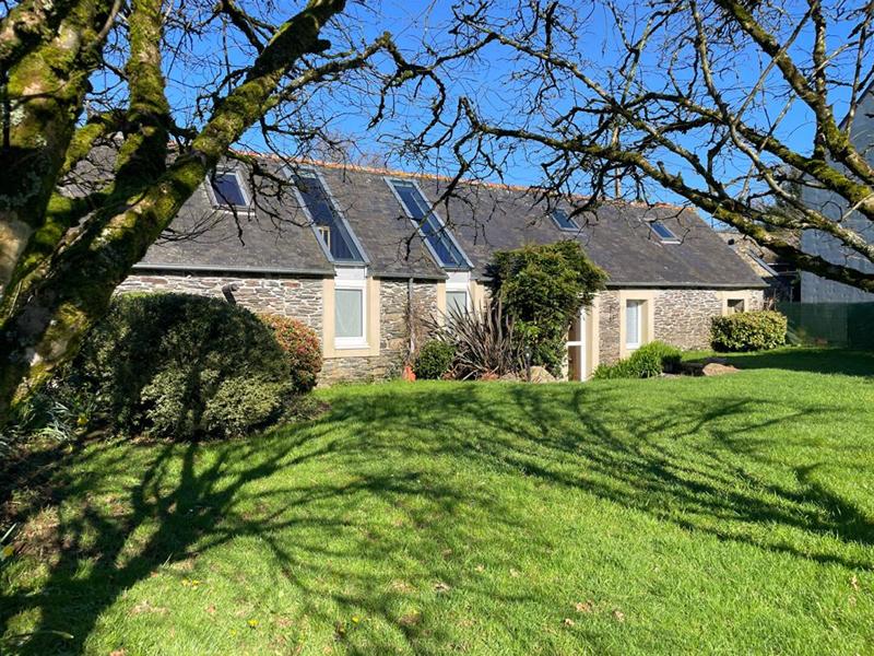 Maison - 200 m² - 9 pièces