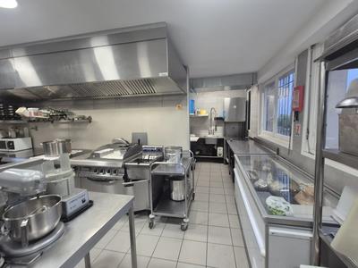 Magasins - 190 m² - 4 pièces