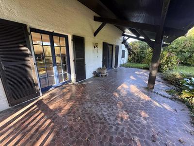 Villa - 180 m² - 8 pièces