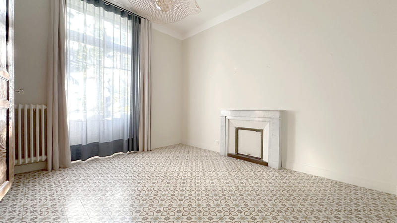 Maison - 180 m² - 5 pièces