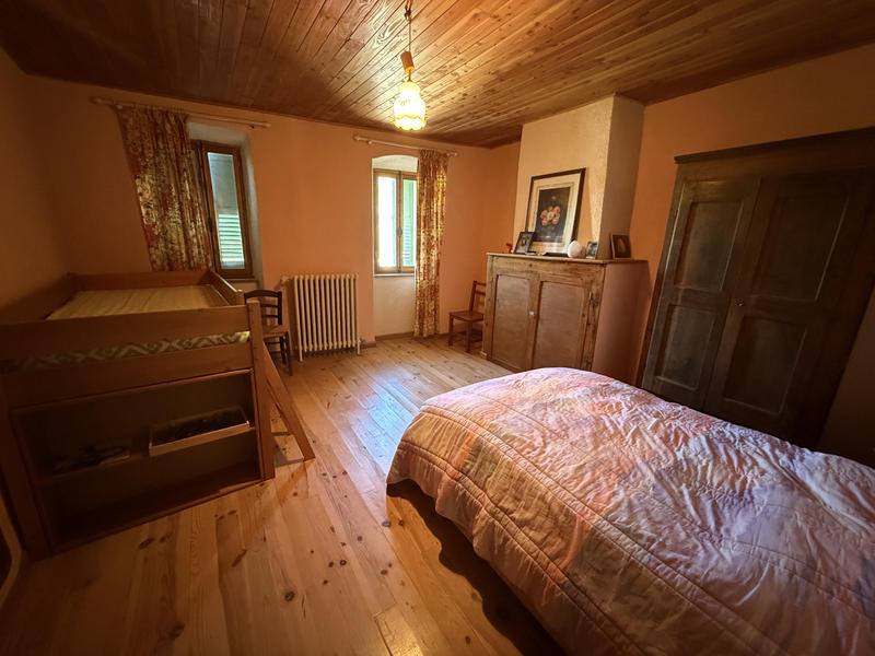 Propriété - 200 m² - 8 pièces