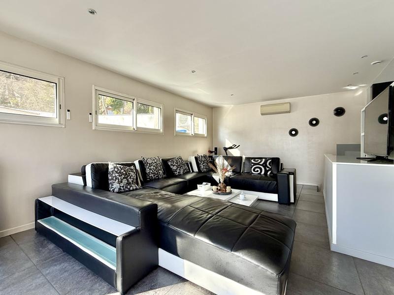 Maison - 158 m² - 6 pièces