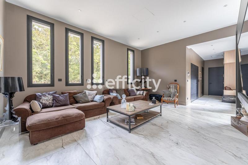 Maison - 290 m² - 10 pièces