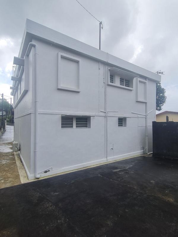 Maison - 210 m² - 7 pièces