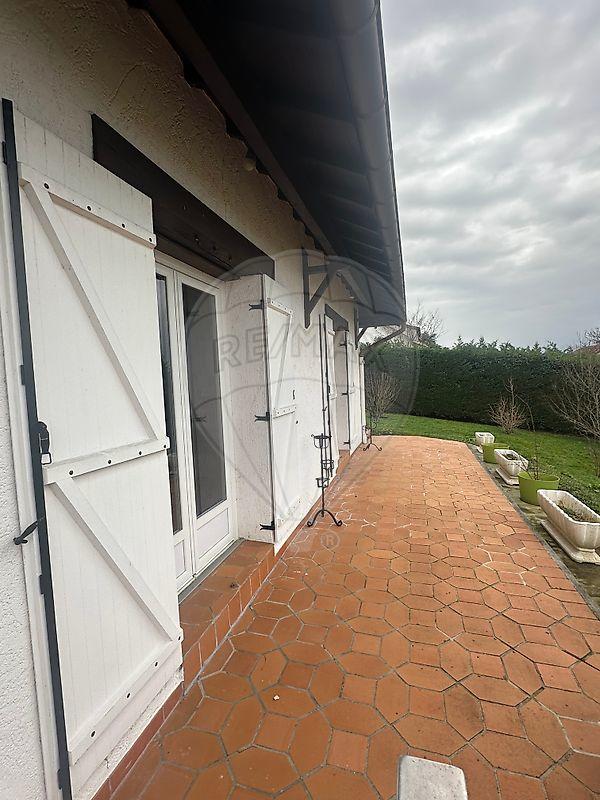 Maison - 331 m² - 8 pièces