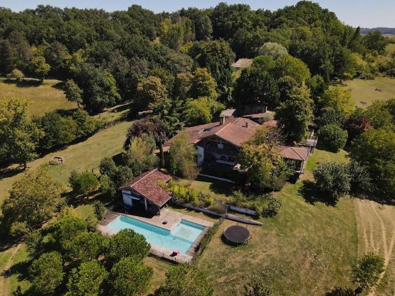 Maison de campagne - 400 m² - 12 pièces