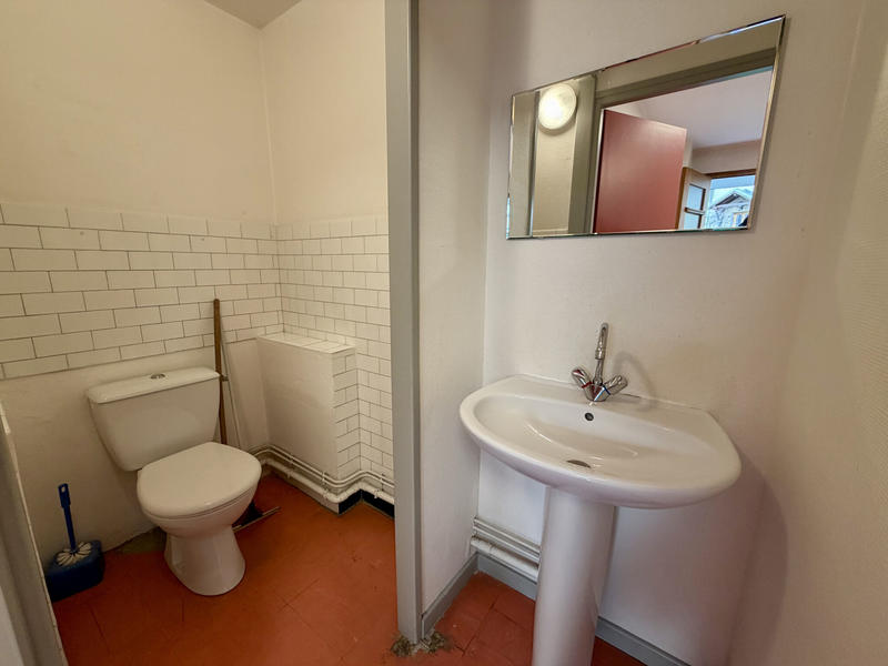 Local commercial - 76 m² - 3 pièces