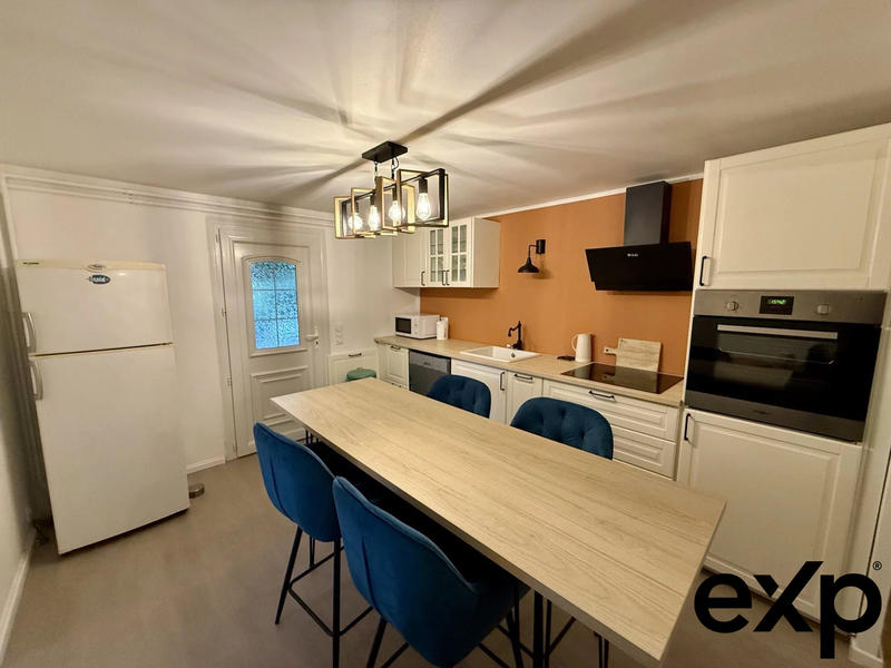 Maison - 265 m² - 12 pièces