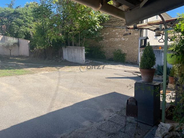 Maison traditionnelle - 210 m² - 7 pièces