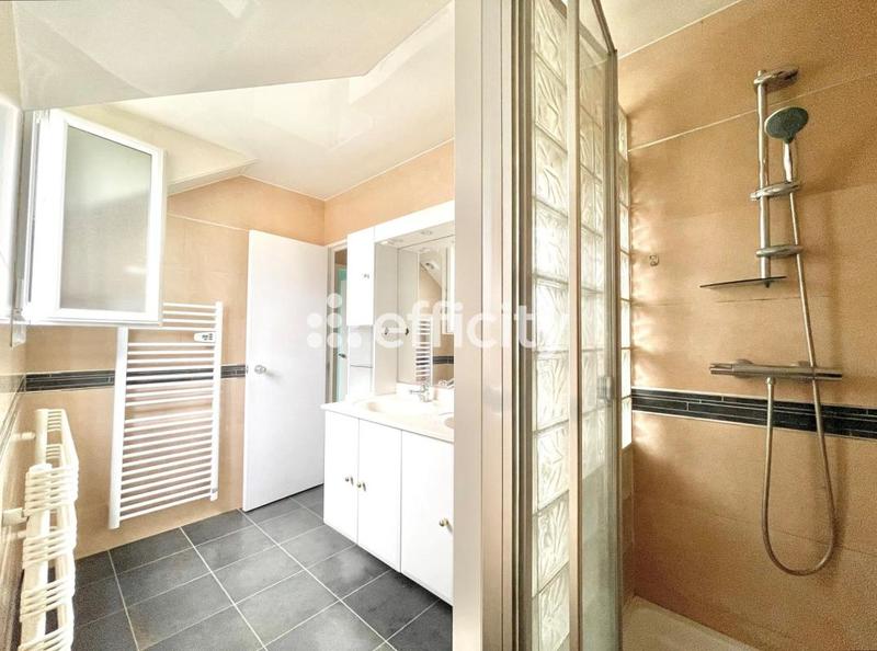 Maison - 140 m² - 7 pièces