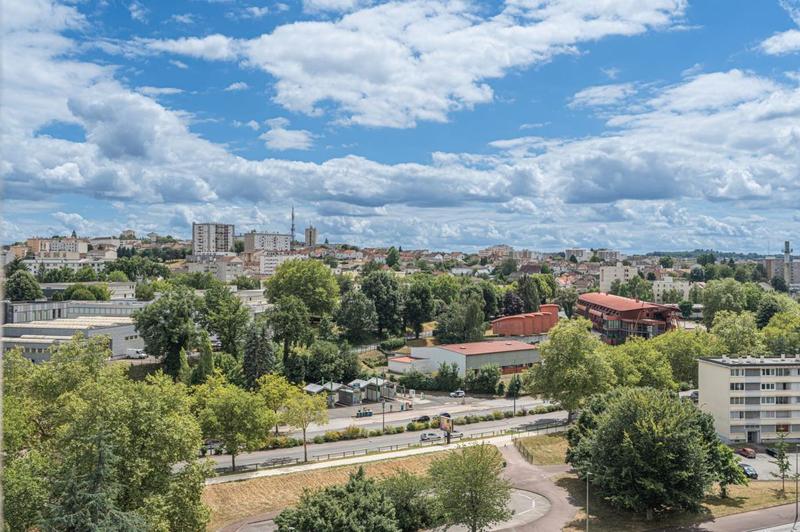 Appartement - 121 m² - 6 pièces