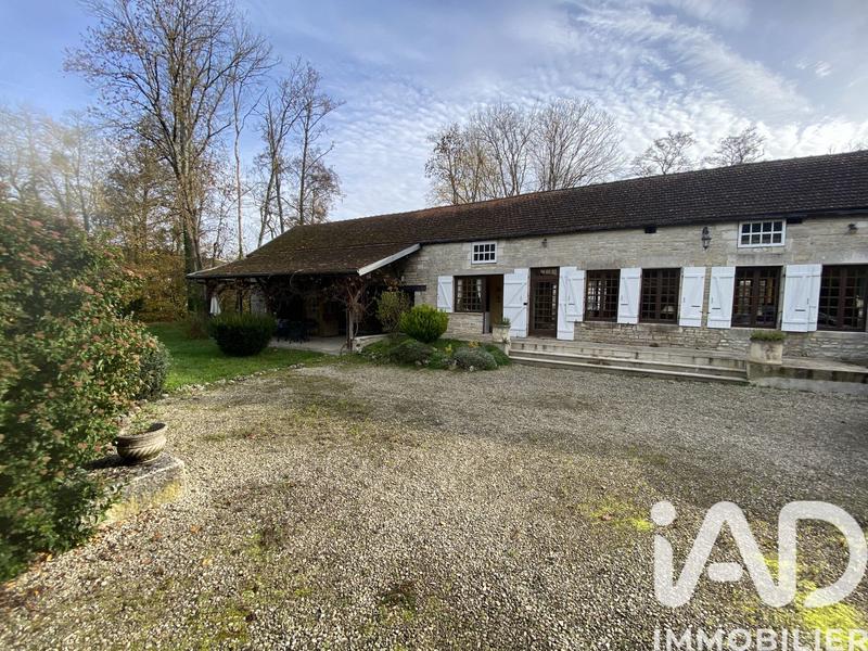 Maison - 238 m² - 5 pièces