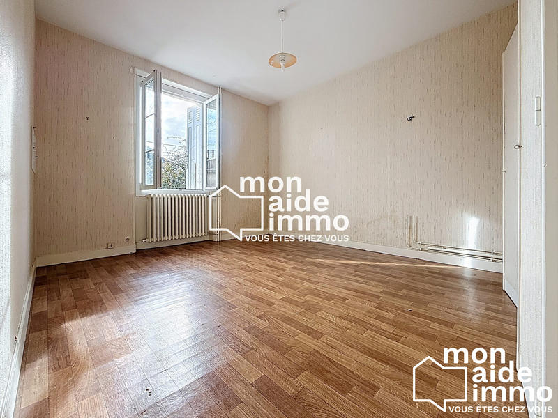 Maison - 240 m² - 9 pièces