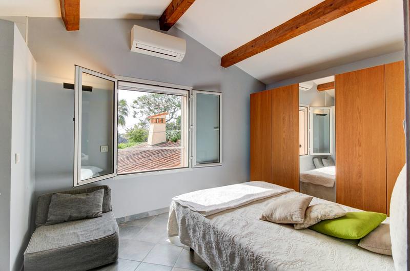 Propriété - 317 m² - 9 pièces