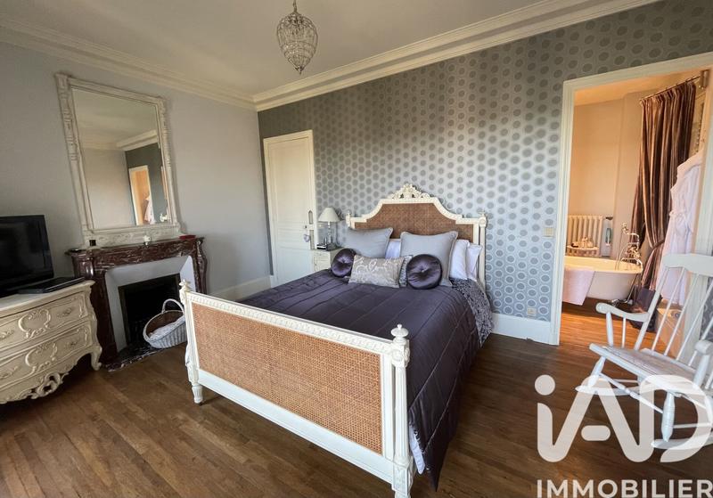 Maison - 470 m² - 13 pièces