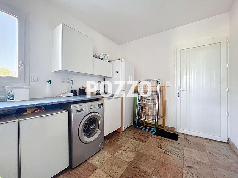 Maison - 210 m² - 8 pièces