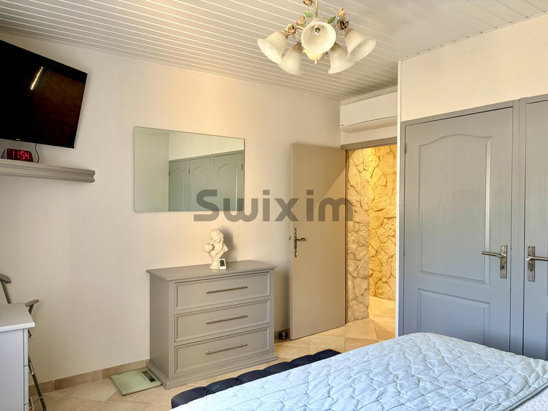 Maison - 249 m² - 8 pièces