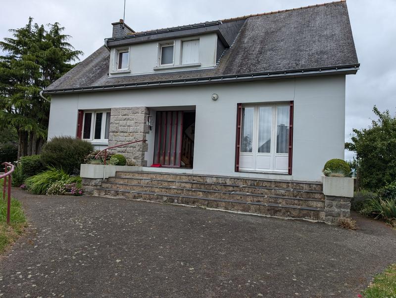 Maison - 142 m² - 9 pièces