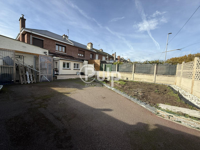 Maison - 90 m² - 5 pièces