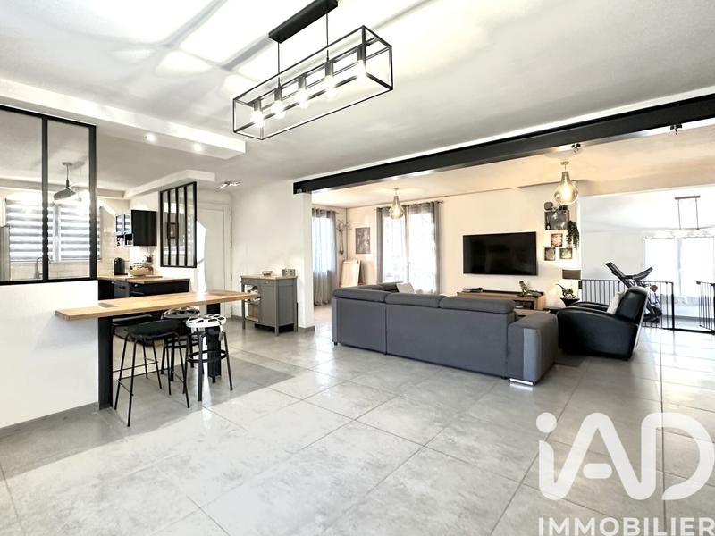 Maison - 137 m² - 5 pièces