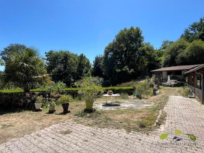 Propriété - 162 m² - 8 pièces