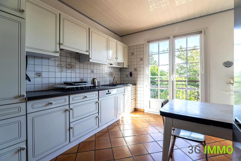 Maison traditionnelle - 140 m² - 7 pièces