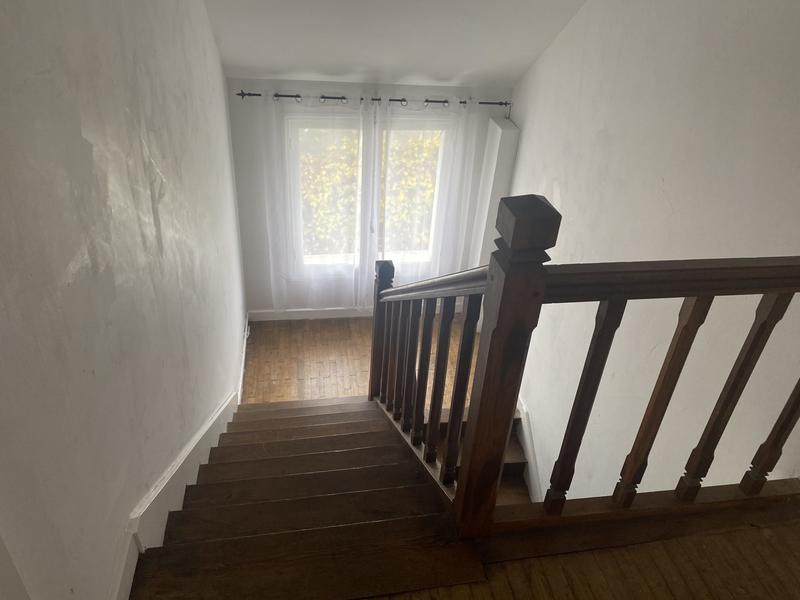 Maison - 240 m² - 9 pièces