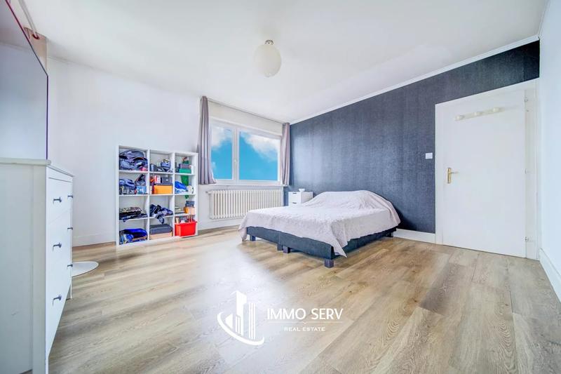 Appartement - 95 m² - 5 pièces