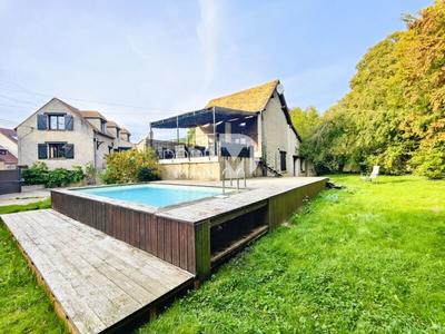 Maison - 200 m² - 8 pièces