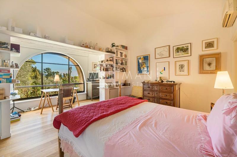 Villa - 407 m² - 11 pièces