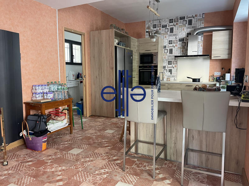 Maison - 278 m² - 10 pièces