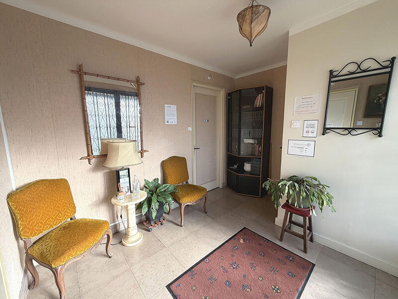 Maison - 201 m² - 8 pièces