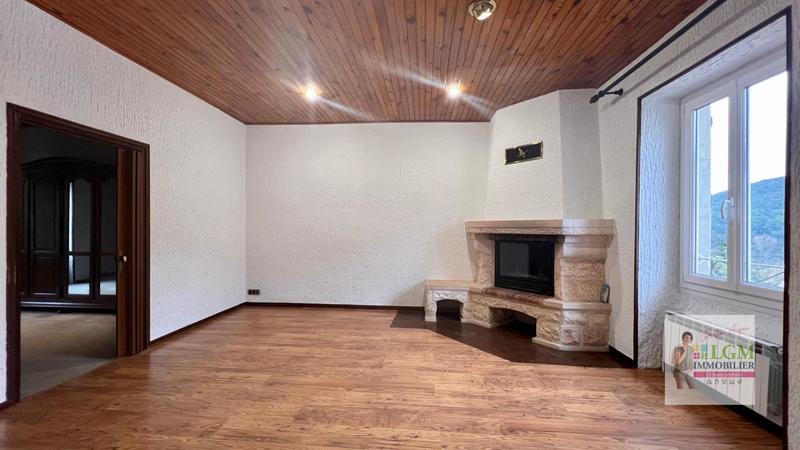 Maison de village - 238 m² - 6 pièces