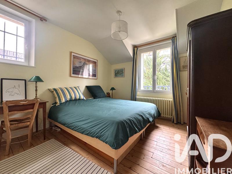 Maison - 262 m² - 9 pièces