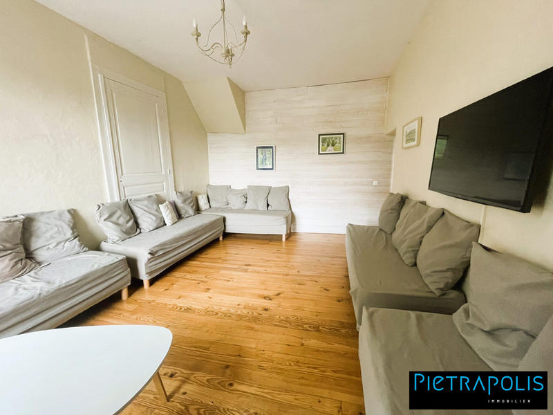 Maison ancienne - 442 m² - 16 pièces