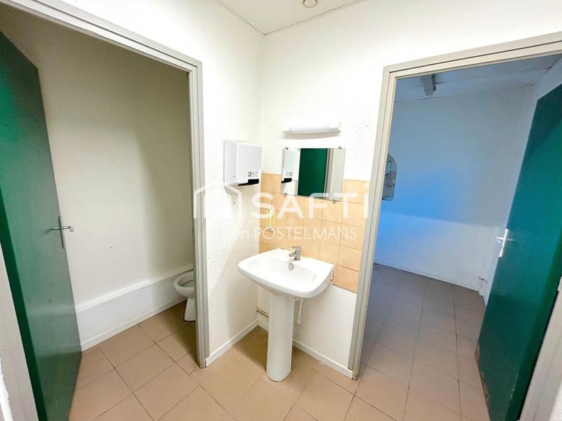 Local commercial - 299 m² - 1 pièce