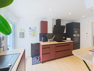 Maison - 96 m² - 5 pièces