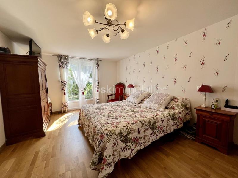 Maison - 218 m² - 7 pièces