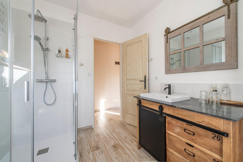 Propriété - 370 m² - 12 pièces