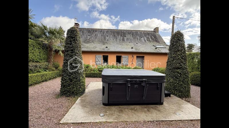 Propriété - 240 m² - 12 pièces