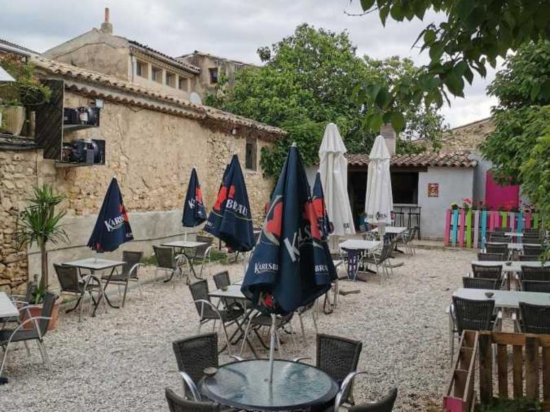 Magasins - 150 m² - 5 pièces