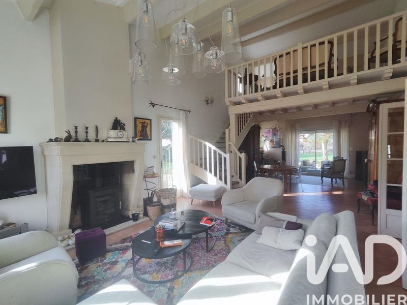 Maison - 265 m² - 6 pièces