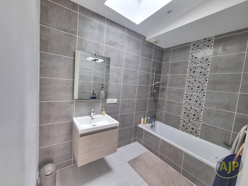 Maison - 155 m² - 6 pièces