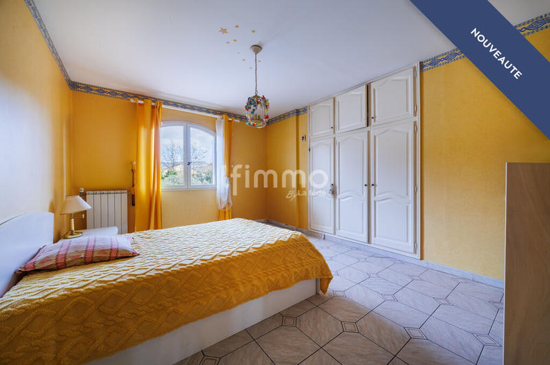 Villa - 270 m² - 6 pièces