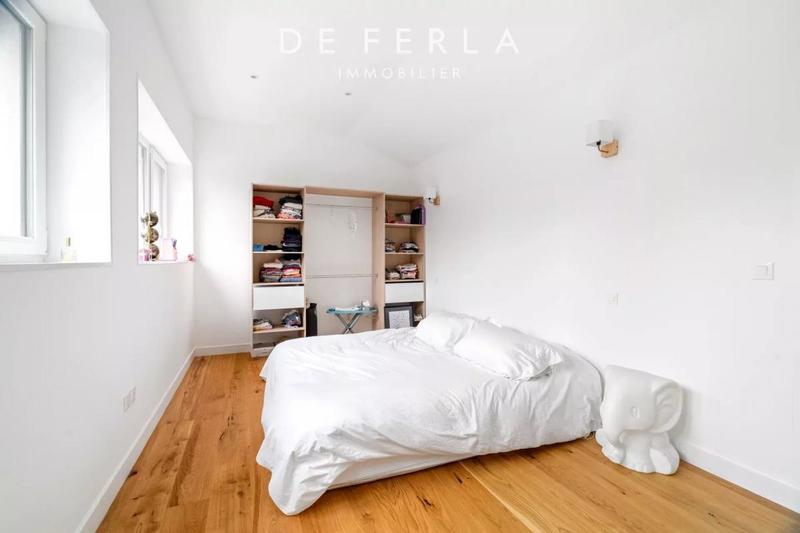 Maison - 244 m² - 6 pièces