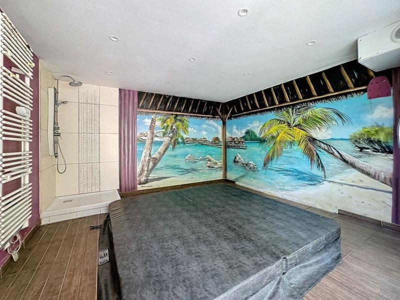 Maison - 215 m² - 8 pièces