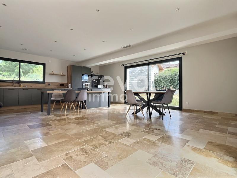 Maison - 137 m² - 5 pièces